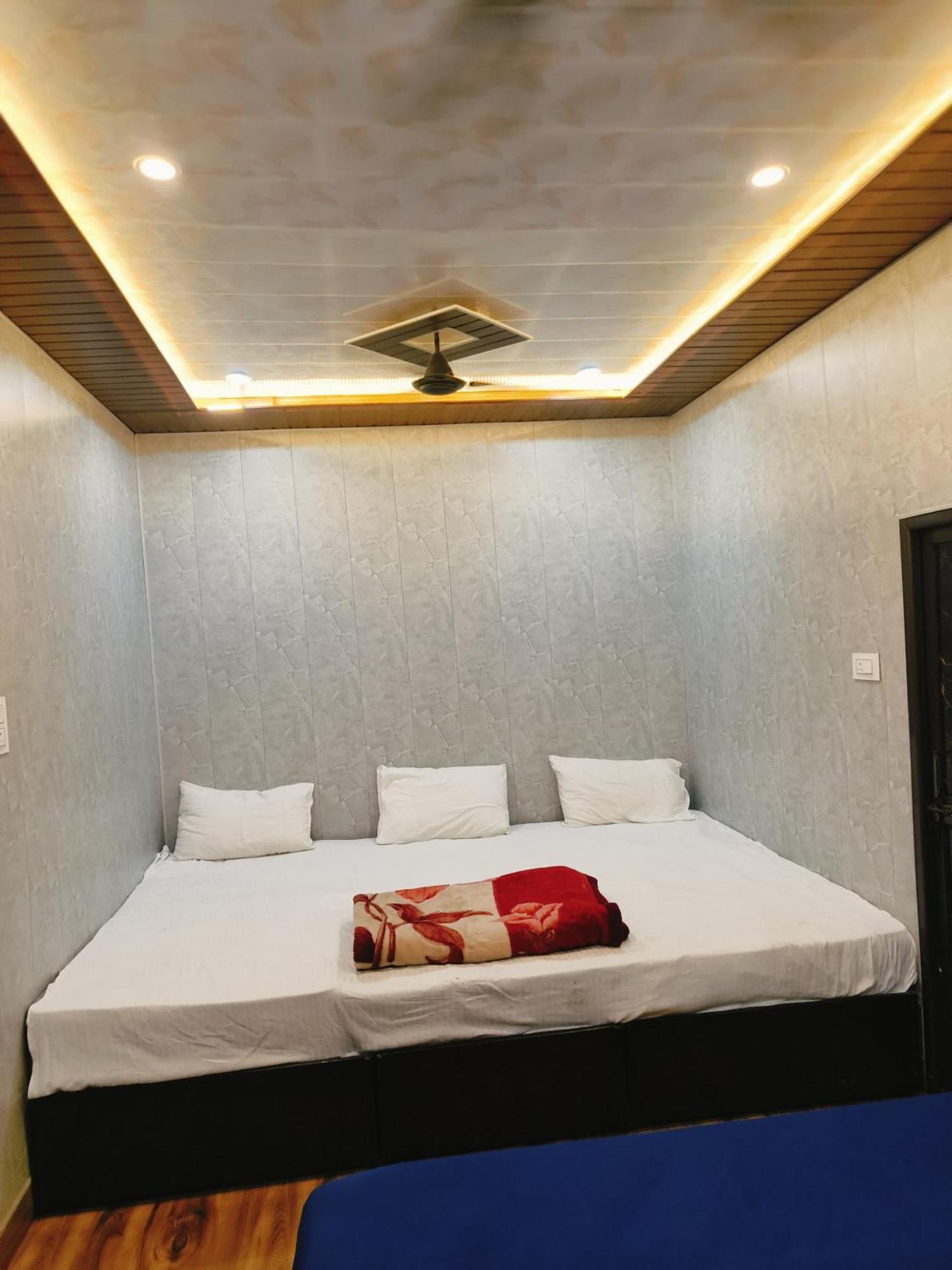 Namo Guest House Only For Indians Varanasi Eksteriør bilde